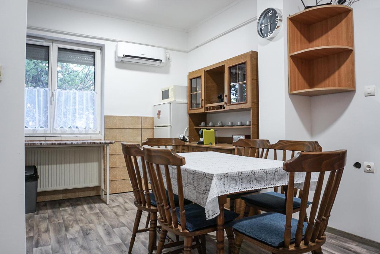 Apartament Spacious House In The Outskirts Of *
