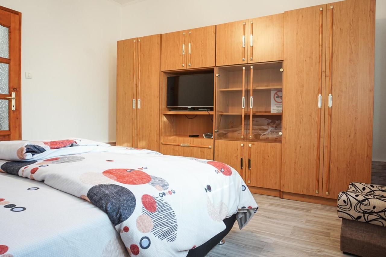 Apartamento Spacious House In The Outskirts Of *