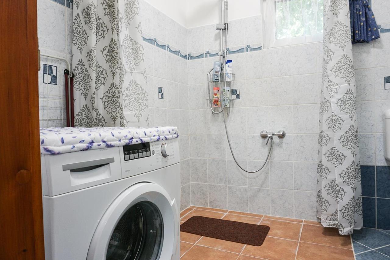 Apartamento Spacious House In The Outskirts Of *