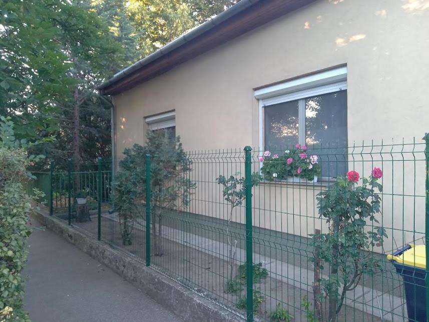 Apartamento Spacious House In The Outskirts Of *